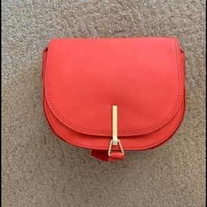 NWT Vera Bradley “Carson” Saddle Bag